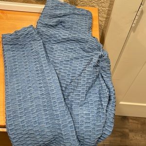 Blue leggings
